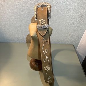 💚 SOLD Nocona Women's Rhinestone Western Belt